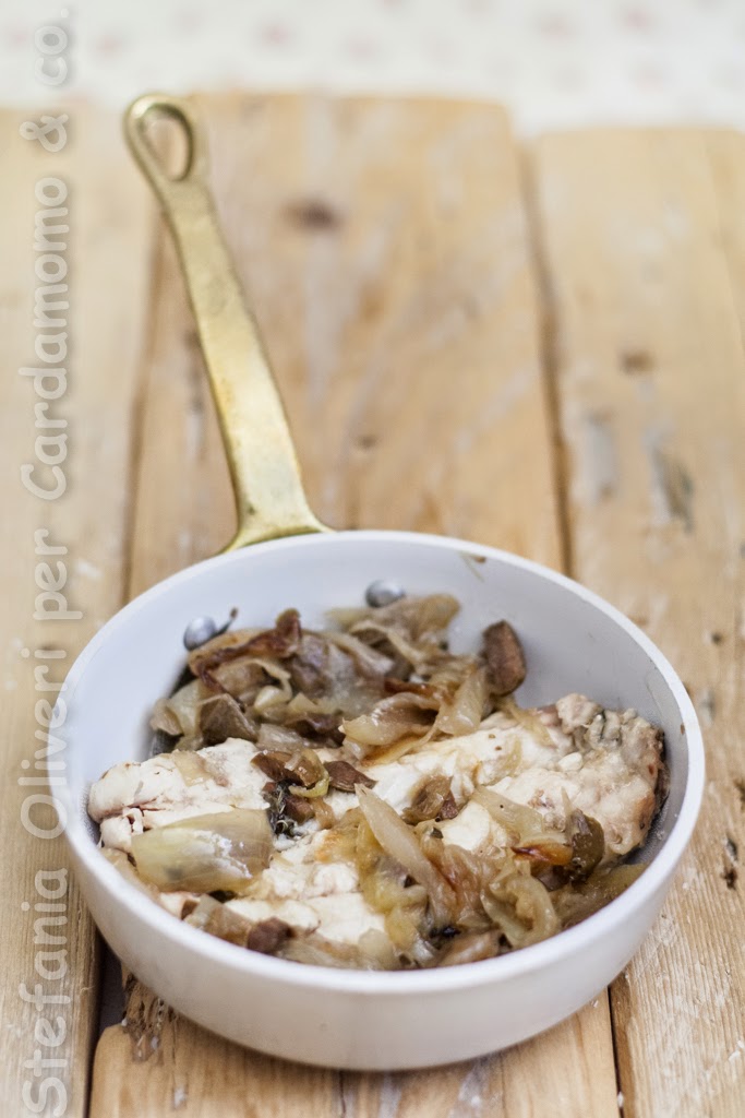 Mackerel with olives and onions - Cardamomo & co