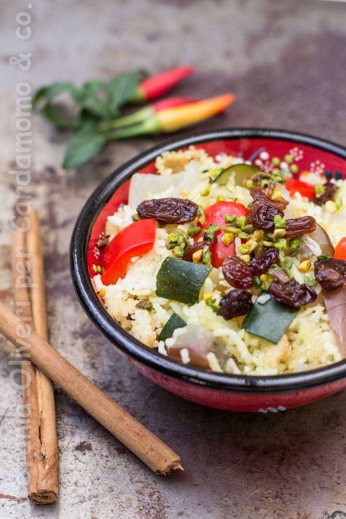 Riso basmati con verdure, uvetta e pistacchi