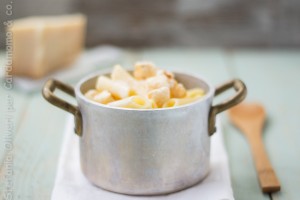 Pasta crema al parmigiano e croste soffiate - Cardamomo & co
