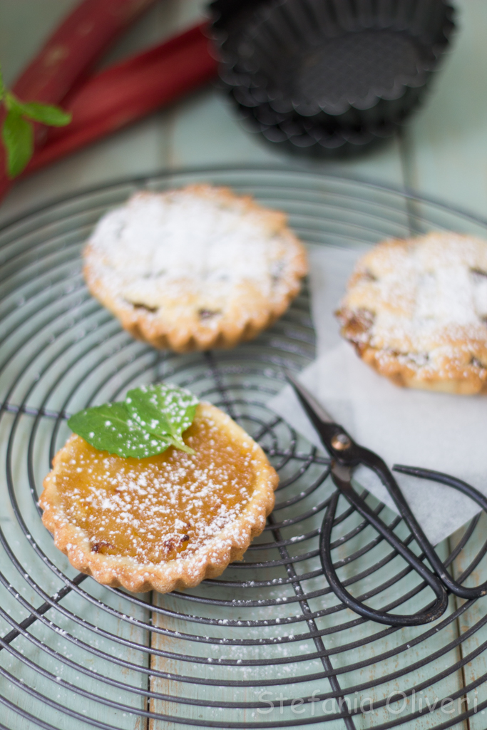 Crostata con rabarbaro e mele - Cardamomo & co