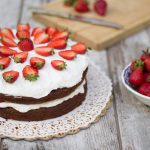 Ciambellone senza glutine yogurt e fragole - Cardamomo & co