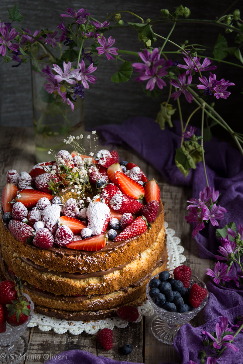 Torta per la Festa della Mamma: Chiffon cake con crema alla Nutella e frutta - Cardamomo & co